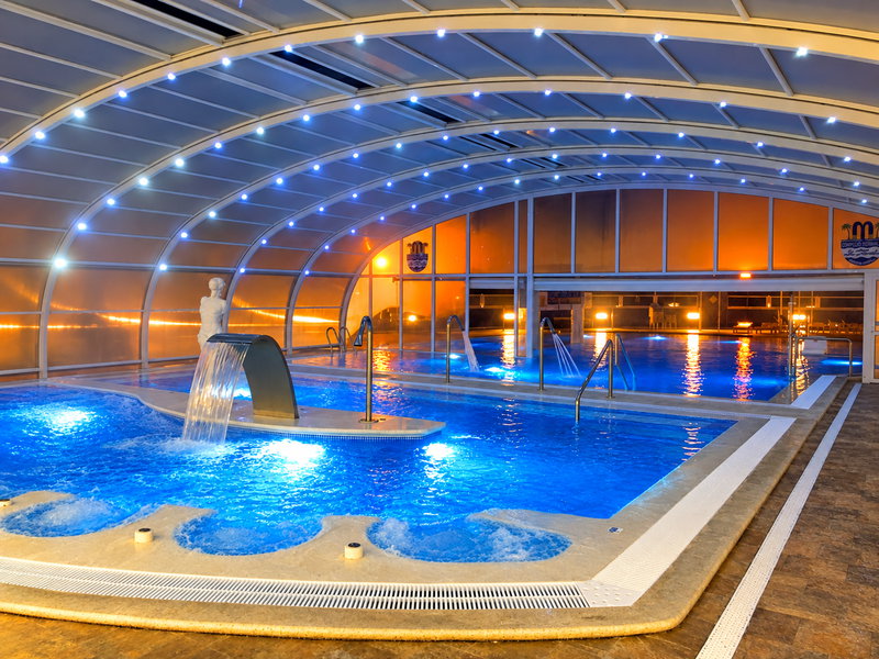 Thermalbad mit beheiztem Innenpool im Camping La Fuente in Fortuna bei Murcia