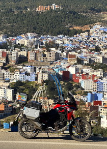 Façades bleues à Chefchaouen Façades bleues dans la vieille ville de Chefchaouen