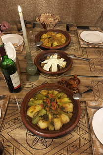 Autres impressions du dîner et de l’atmosphère conviviale de l’hébergement dans le sud du Maroc