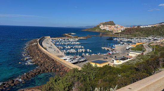 Mit dem Motorrad durch Sardinien vorbei am Elefantenkopf (Bild)