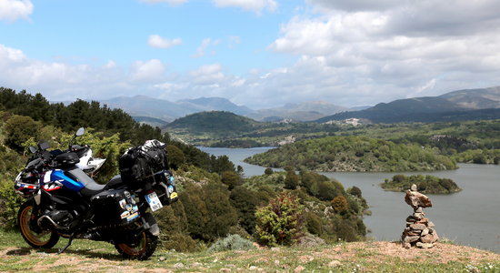 Ein Motorradausflug in die Sardinischen Bergwelt zum Flumendosa See