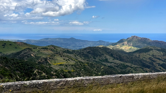 Von Cala Ganone über die Bergwelt geht es mit dem Motorrad durch Sardinien nach Norden Richtung Olbia