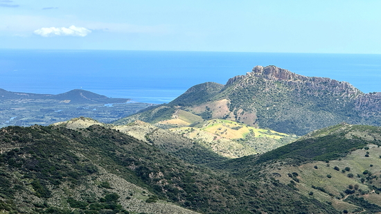Von Cala Ganone über die Bergwelt geht es mit dem Motorrad durch Sardinien nach Norden Richtung Olbia
