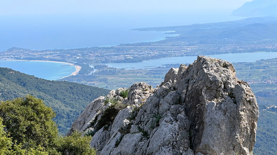 Von Cala Ganone über die Bergwelt geht es mit dem Motorrad durch Sardinien nach Norden Richtung Olbia