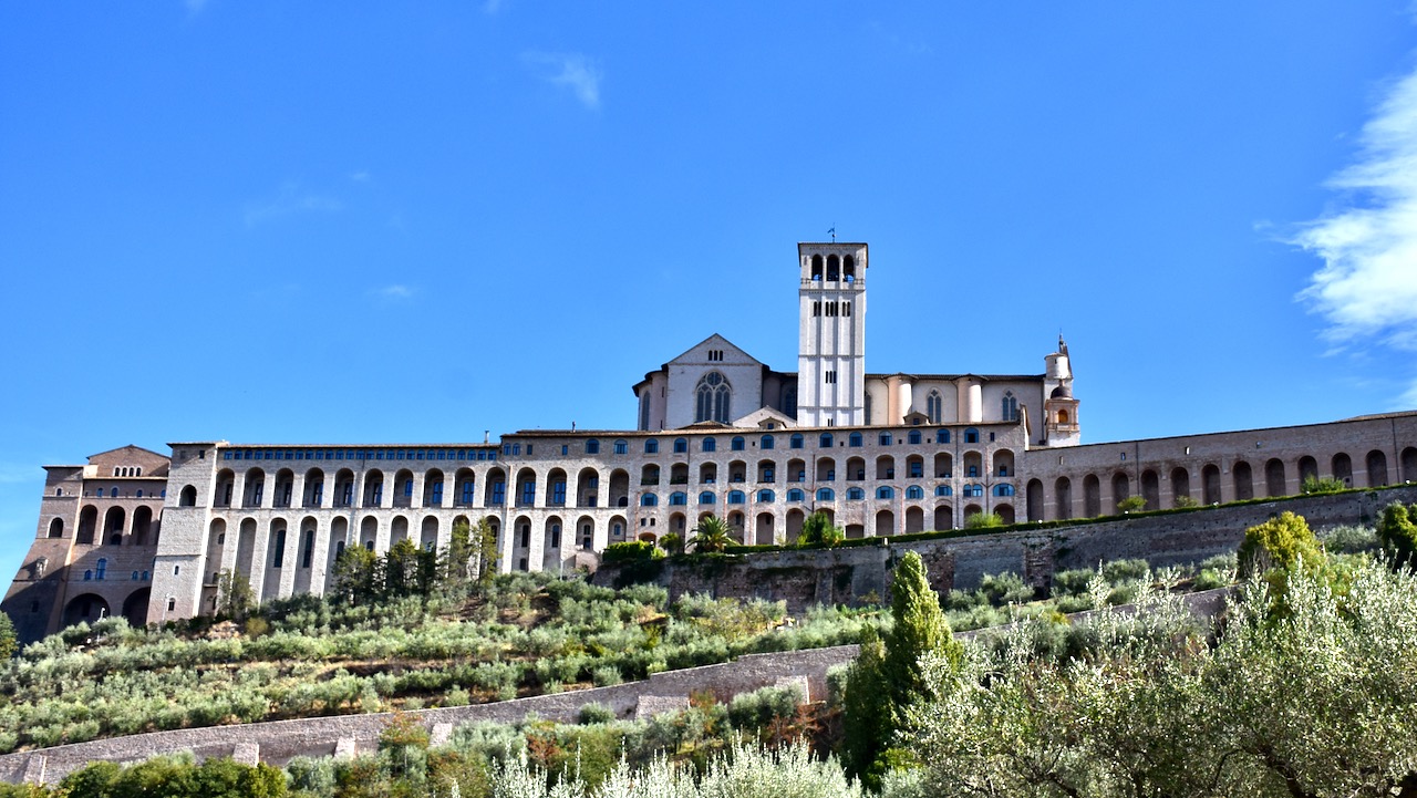 Motorradtour vom Mittelmeer nach Assisi und weiter zum Trasimeno See