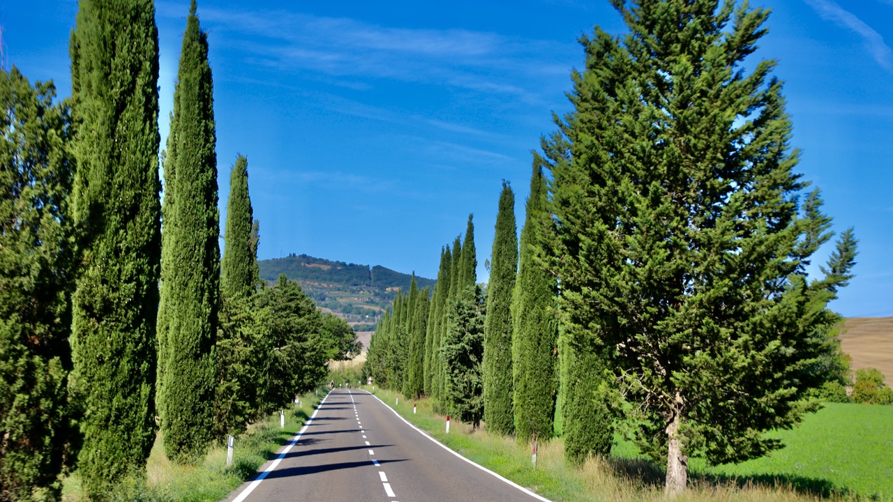 Motorradtour Toskana über Volterra, San Gimignano und Monte Pulciano