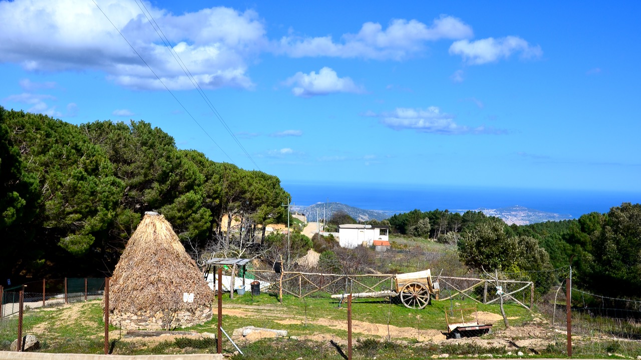 Mit der Reiseenduro Offroadstrecken in Sardinien fahren