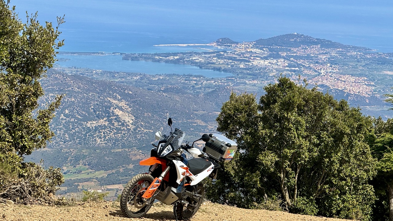 Mit der Reiseenduro Offroadstrecken in Sardinien fahren