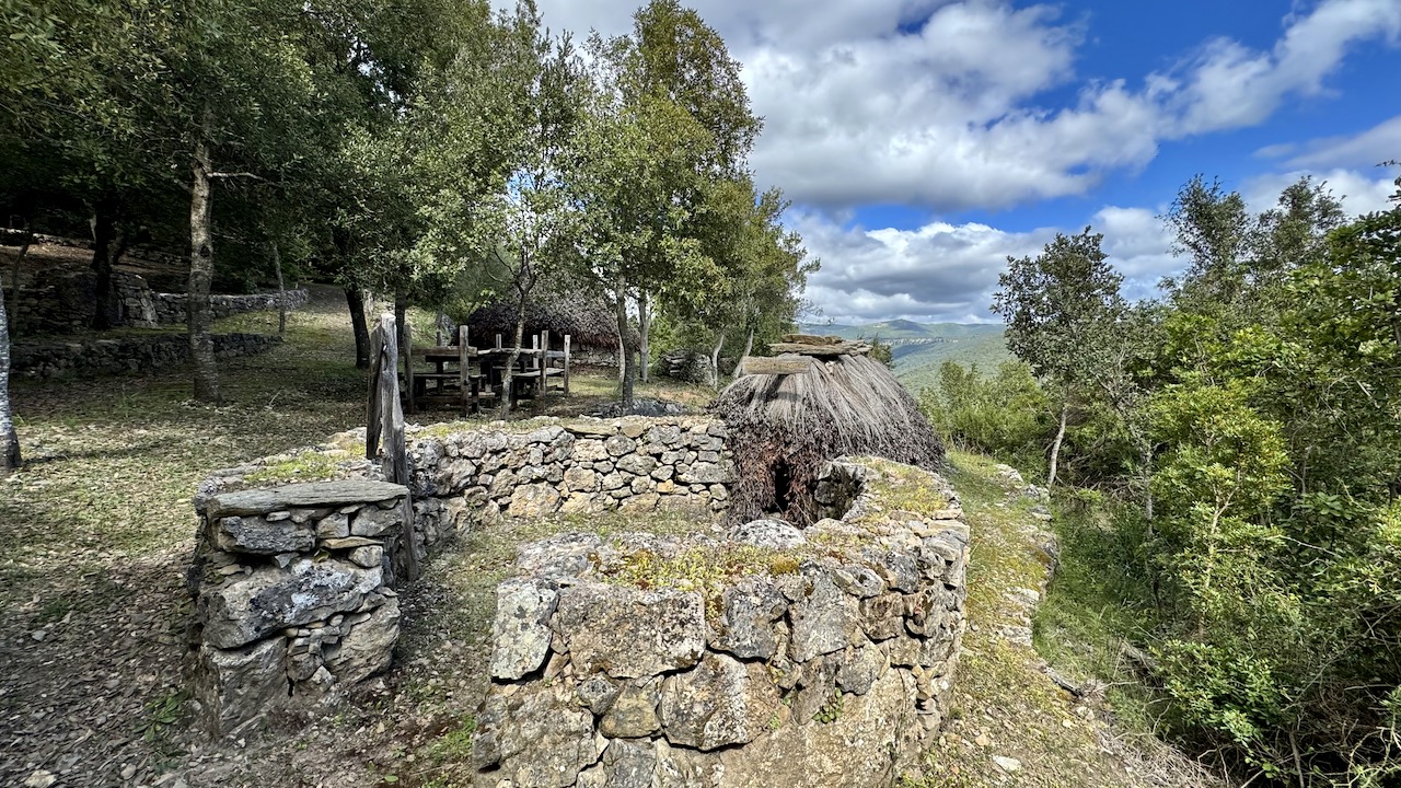 Historische verlassene Dörfer auf Sardinien