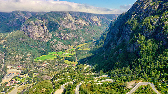Motorradtour durch eine Traumlandschaft in Norwegen