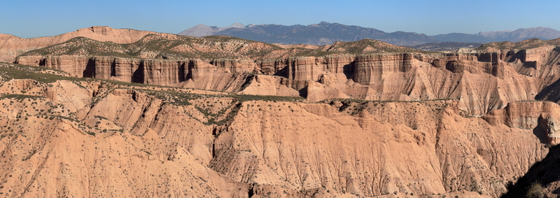 Gorafe Wüste im Süden von Spanien kann mit einem Offroadfahrzeug wie Enduro oder 4x4 Geländewagen durchfahren werden