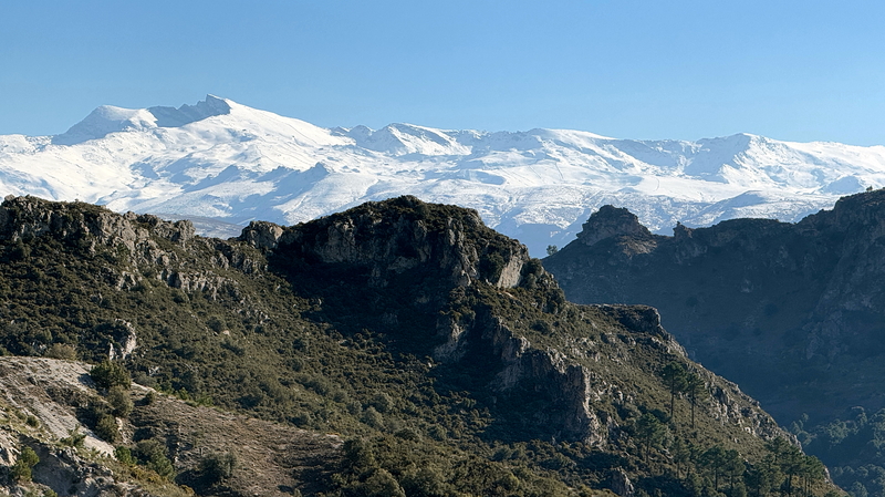 In Andalusien geht es durch die Sierra de Huetor (Südspabien), eine klasse Offroadstrecke entlang der Sierra Nevada
