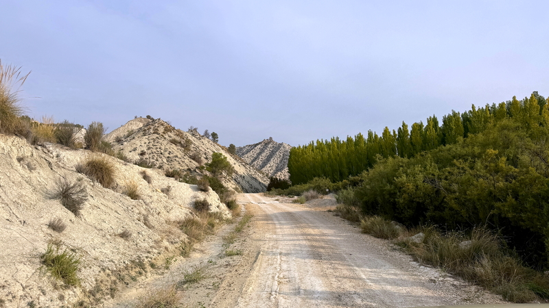 Es geht in Andalusien durch mehrere Sierra Nationalparks