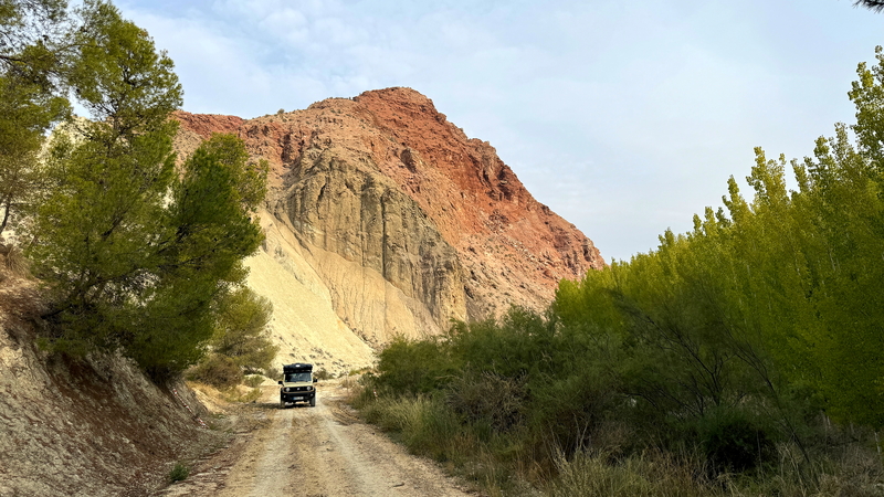 Es geht in Andalusien durch mehrere Sierra Nationalparks