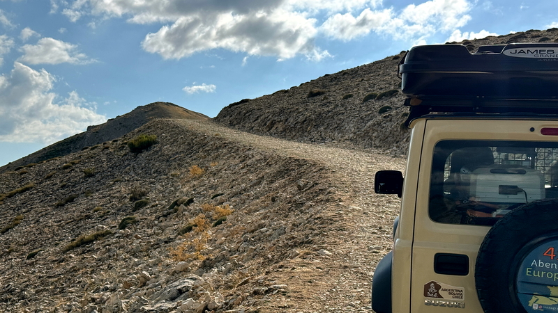 Eine Panoramapiste im Norden von Andalusien geht durch einen Nationalpark , fahrbar auch für 4x4 Wrangler, Mercedes G, Suzuki Jimny oder Grenadier