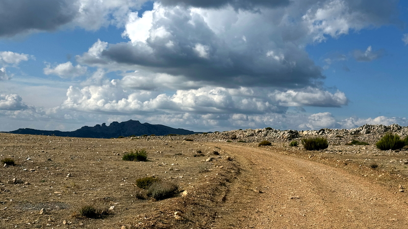 Eine Panoramapiste im Norden von Andalusien geht durch einen Nationalpark , fahrbar auch für 4x4 Wrangler, Mercedes G, Suzuki Jimny oder Grenadier