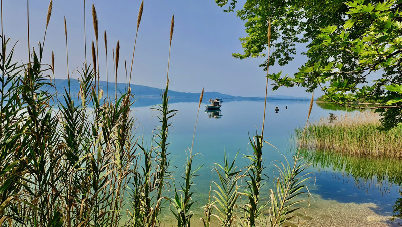 Traumstrecken Griechenland Seenlandschaft mit dem Motorrad